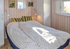 Charming cottage with large dining/kitchen area with underfloor heating and a bright living room wit