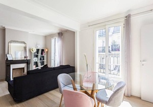 Charming flat with balcony near Parc Monceau for 4