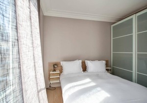 Charming flat with balcony near Parc Monceau for 4