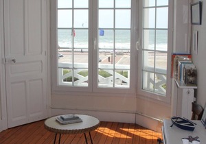 Charming villa on the seafront