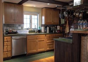 Charming House In Downtown Boston, Nearby Attractions, Parking & Free WiFi