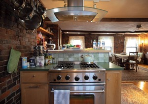 Charming House In Downtown Boston, Nearby Attractions, Parking & Free WiFi