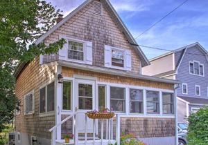 Charming Pine Point Cottage - 2 Blocks to Ocean!