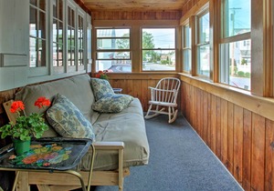 Charming Pine Point Cottage - 2 Blocks to Ocean!