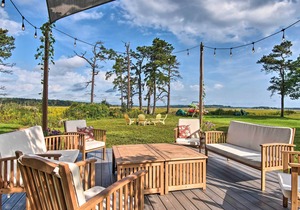 Charming Pine Point Cottage - 2 Blocks to Ocean!