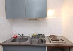 Charming Renovated Studio for 2 with Balcony, WiFi, A/C, Dishwasher, Near Balaruc-les-Bains Spa