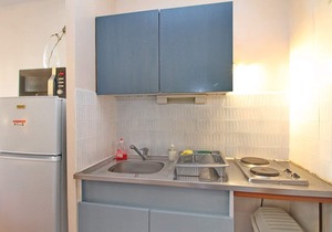 Charming Renovated Studio for 2 with Balcony, WiFi, A/C, Dishwasher, Near Balaruc-les-Bains Spa