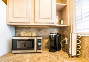 Charming Riverside Retreat 1/1 - Near 5 Points #2