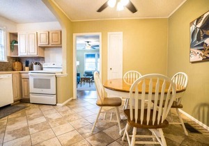 Charming Riverside Retreat 1/1 - Near 5 Points #2