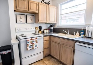 Charming Riverside Retreat 1/1 - Near 5 Points #4