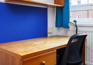 Charming Room Near Highfields Park