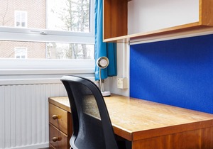 Charming Room Near Highfields Park