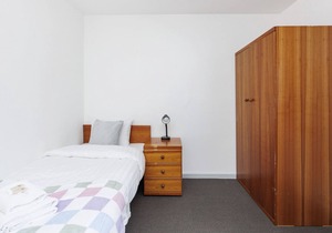 Charming Room Near Highfields Park