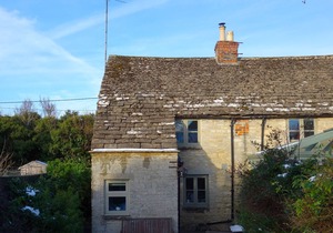 Charming, secluded, characterful cottage in the heart of Lechlade