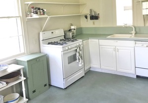 Charming & Spacious Historic Home In Sconset! Big yard