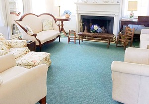 Charming & Spacious Historic Home In Sconset! Big yard