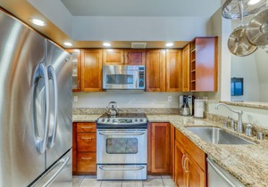 Charming top floor 2 story penthouse with Sound and Olympic views