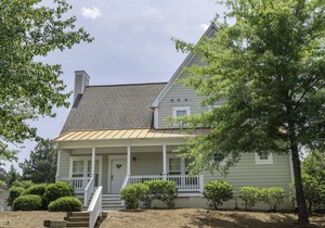 Charming two bedroom in The Cottages at King's Creek. Click to book!