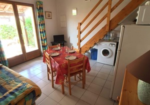 Charming Villa with Mezzanine, Pool Access, 6 Guests - Le Barcarès