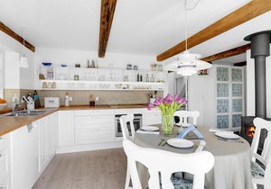 Charming, year-round cottage in a unique location in Vesterlyng, Havnsø.