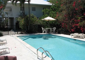 Chateau Blanc Beautiful Captiva Beachfront Home Pet friendly ,