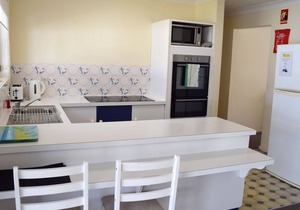 Chel-sea - Modern 3-bedroom home with a sleep out in the garage in peaceful Hat Head