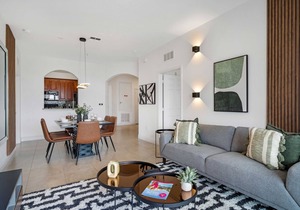 Chic 3BD/2B Condo! Near SeaWorld! near Disney World