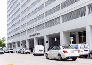 Chic Brickell Studio w/Pool,Gym,Jacuzzi and free parking