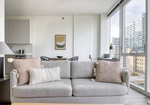 Chic South Loop Jr 1BR w/Lounge, Pool & Gym nr Grant Park, by Blueground