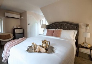 Chimney Hill Estate Inn