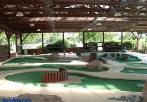 Circle M Camping Resort Screened Park Model 27