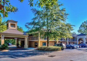 Clarion Inn & Suites