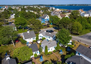 Classic Maine Beach Cottage! Steps to Pine Point Beach!