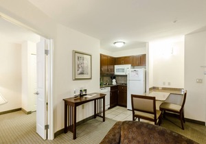 Close to Austin Airport | Free Breakfast + Free Wi-Fi + Outdoor Pool
