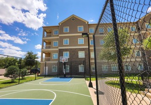 Close to Austin Airport | Free Breakfast + Outdoor Pool + Free Wi-Fi