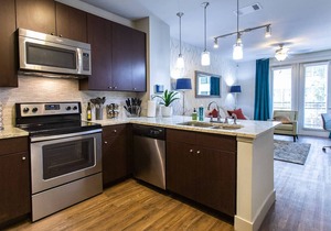 Close to Uptown|Fast WiFi|King Bed|Walkable