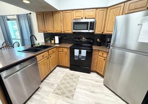 Comal River Retreat | WiFi | Sleeps 8 | Pool