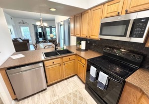 Comal River Retreat | WiFi | Sleeps 8 | Pool