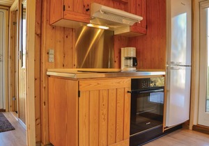 Come with the family and your dog to this vacation home near the beach.