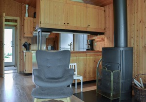 Come with the family and your dog to this vacation home near the beach.