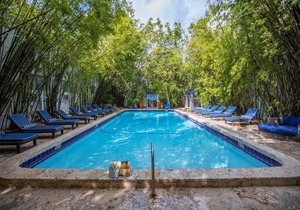 Comfort and Convenience! Outdoor Pool, Pets Allowed, Near Fisher Island Beach!