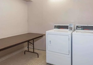 Comfort & Convenience! 2 Pet-friendly Units, Pool, Free Parking, Pet-Friendly!