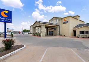 Comfort Inn & Suites Ponca City near Marland Mansion