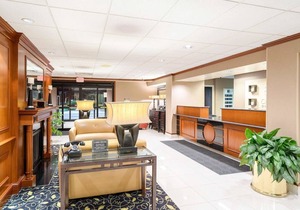 Comfort Inn & Suites Newark - Wilmington