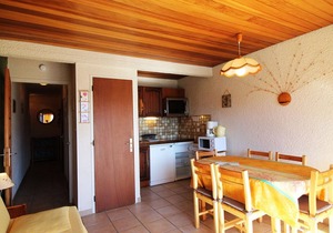 Comfortable 2-room flat at the foot of the slopes with balcony and free parking