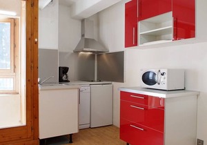 Comfortable studio with balcony, Wi-Fi and parking in Brides-les-Bains for 4 pers