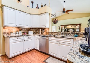 Comfortable Villa with lots of privacy and pool on one acre in Hernando FL