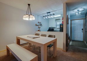Comfy Condo near Shuttle Pick up