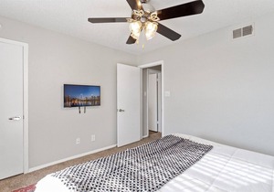 Comfy King Bed w/Balcony View of Downtown Austin
