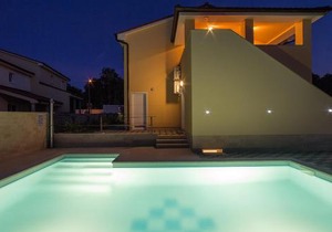 Complex of 2 villas Olivia-Mar, 2 private pools, up to 20 persons only 200m from the beach